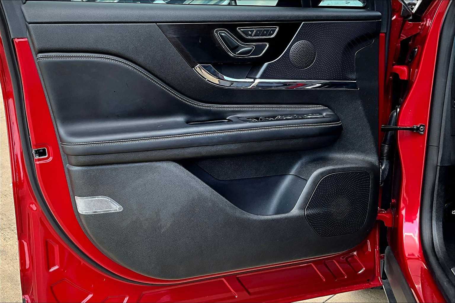 2024 Lincoln Corsair Premiere Red Carpet Metallic Tinted Clearcoat at Baytown Ford