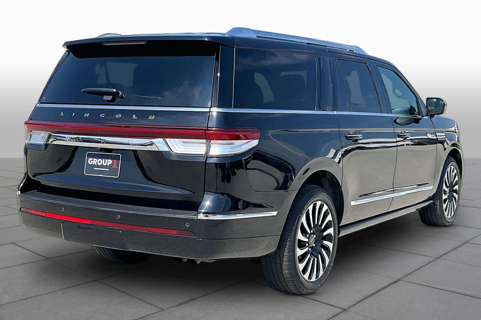 2022 Lincoln Navigator L photo 11 of 33