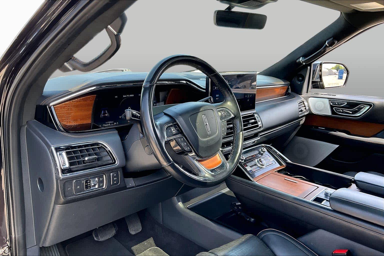 2022 Lincoln Navigator L photo 16 of 33