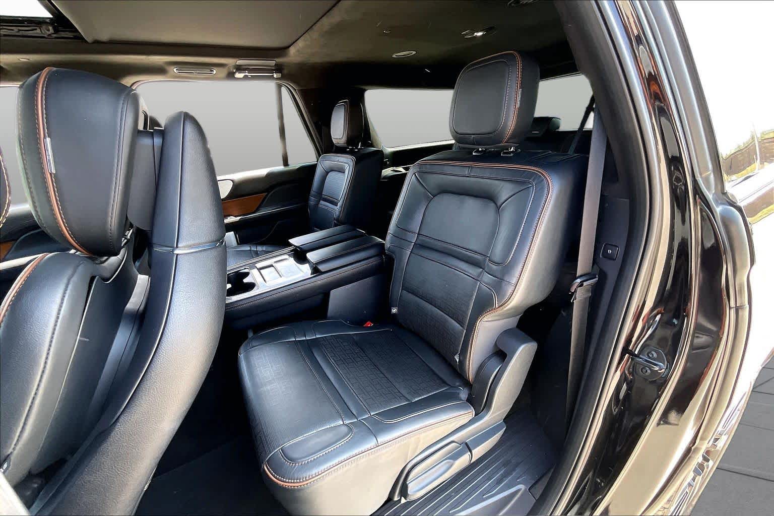 2022 Lincoln Navigator L photo 18 of 33
