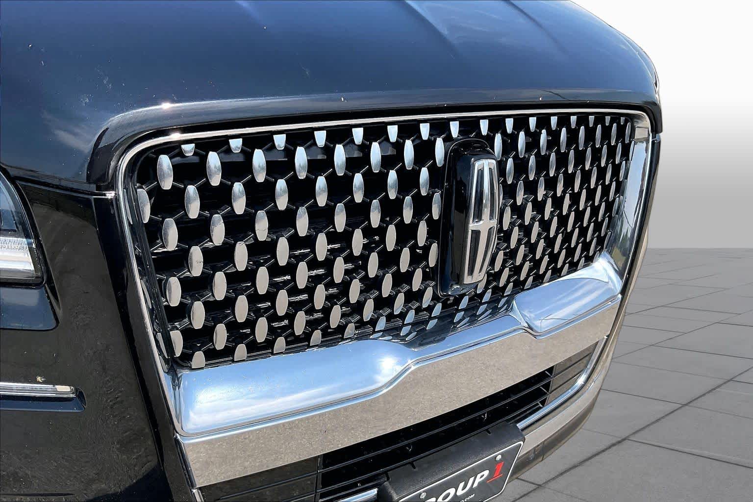 2022 Lincoln Navigator L photo 28 of 33