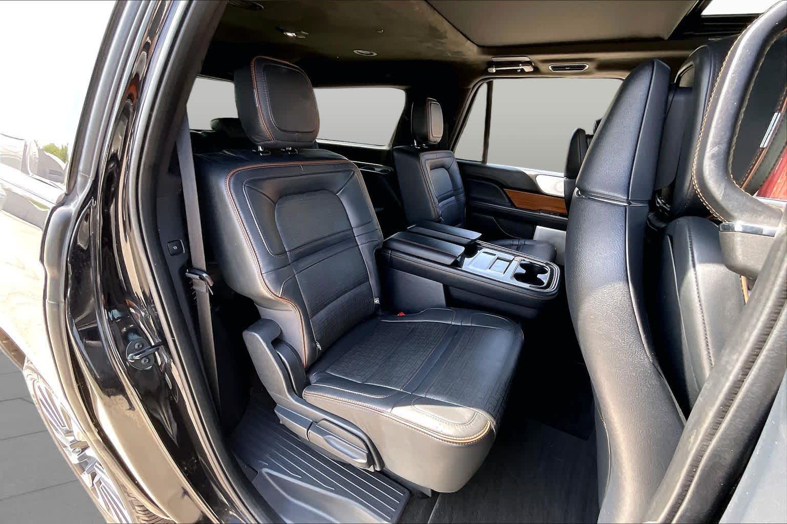 2022 Lincoln Navigator L photo 19 of 33