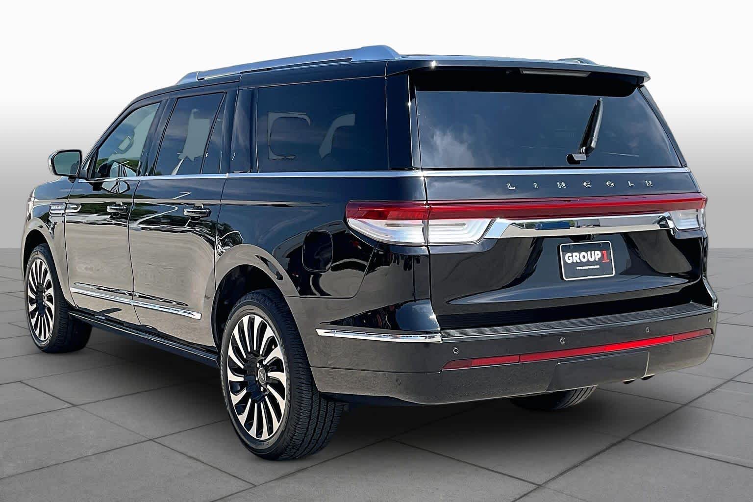 2022 Lincoln Navigator L photo 10 of 33