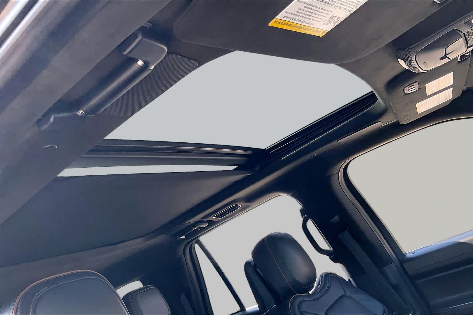 2022 Lincoln Navigator L photo 12 of 33