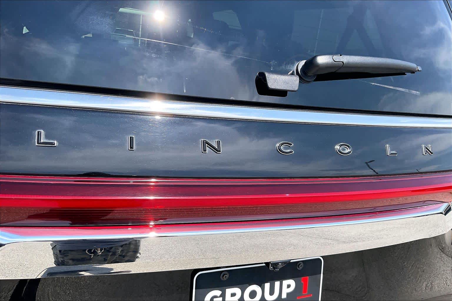 2022 Lincoln Navigator L photo 29 of 33