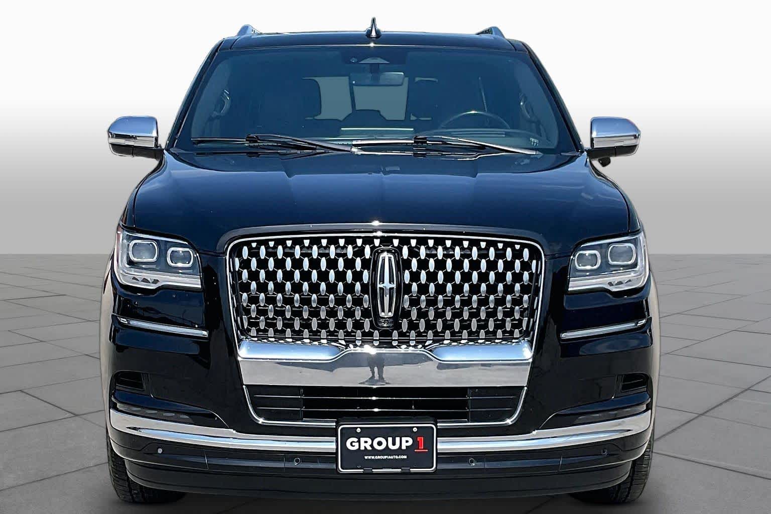 2022 Lincoln Navigator L photo 4 of 33