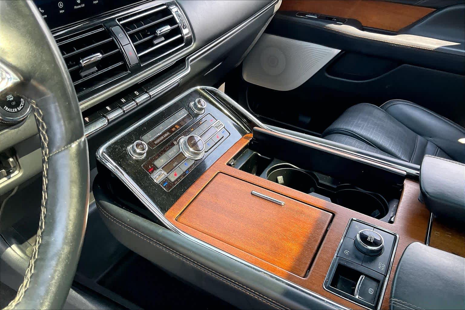 2022 Lincoln Navigator L photo 15 of 33