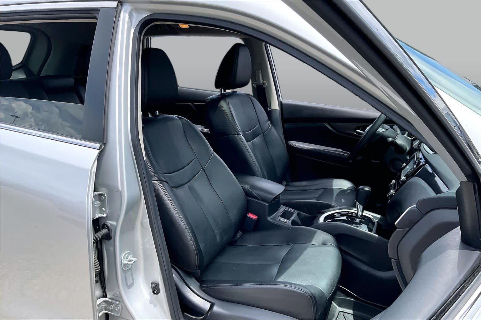 2016 Nissan Rogue SL BRILLIANT SILVE at Tomball Ford