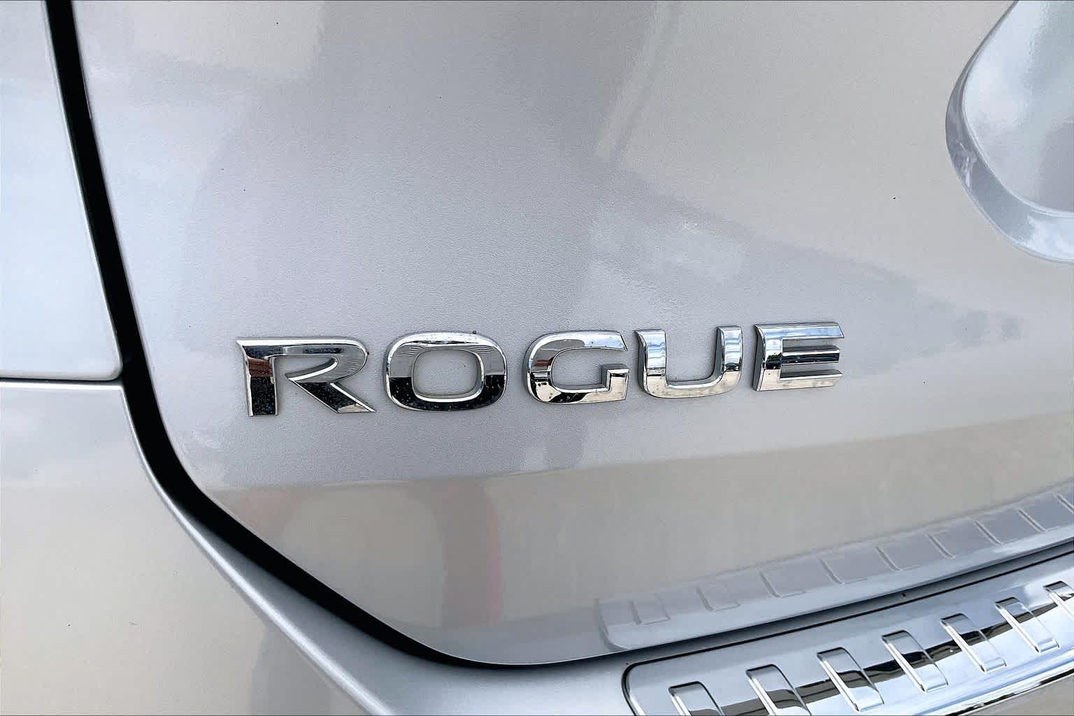 2016 Nissan Rogue SL BRILLIANT SILVE at Tomball Ford