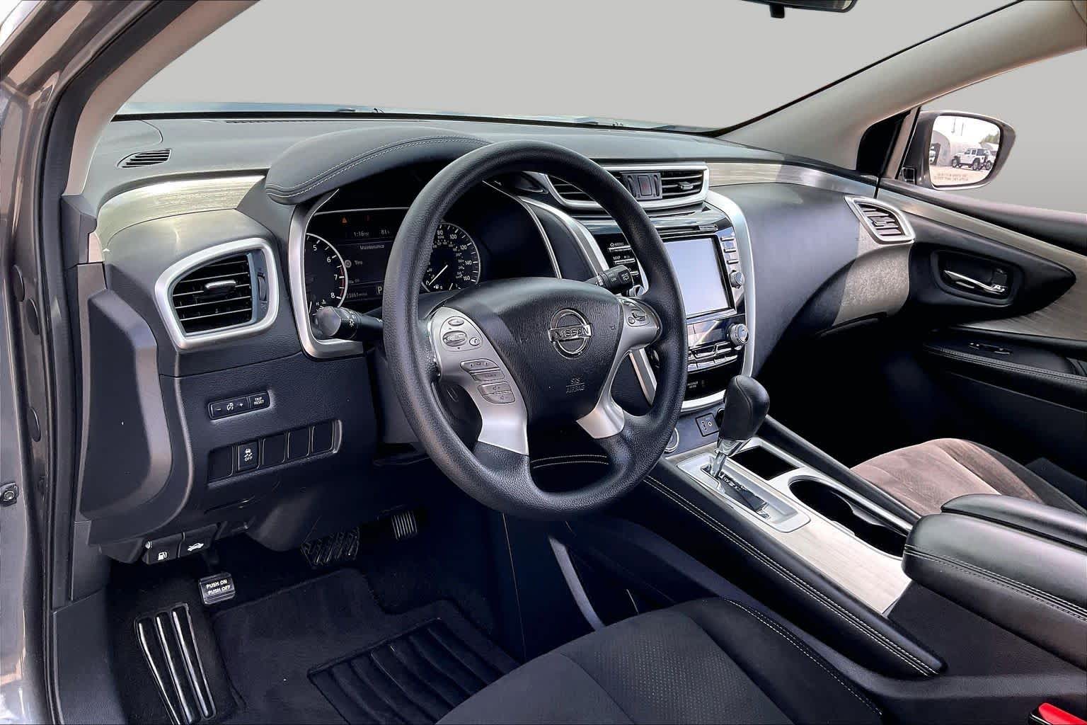 2018 Nissan Murano photo 16 of 33