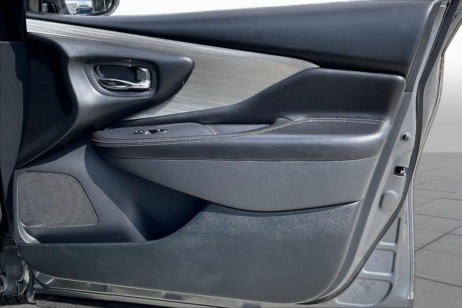 2018 Nissan Murano photo 21 of 33
