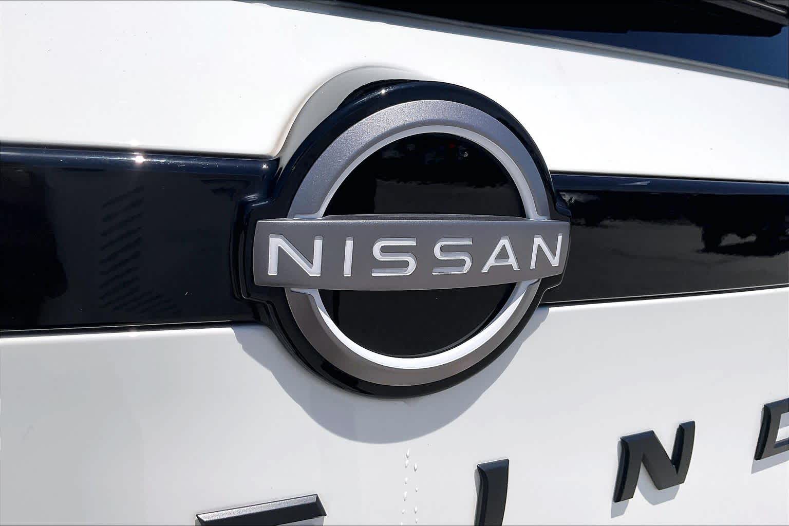 2025 Nissan Pathfinder Rock Creek Glacier White at Sterling McCall Nissan