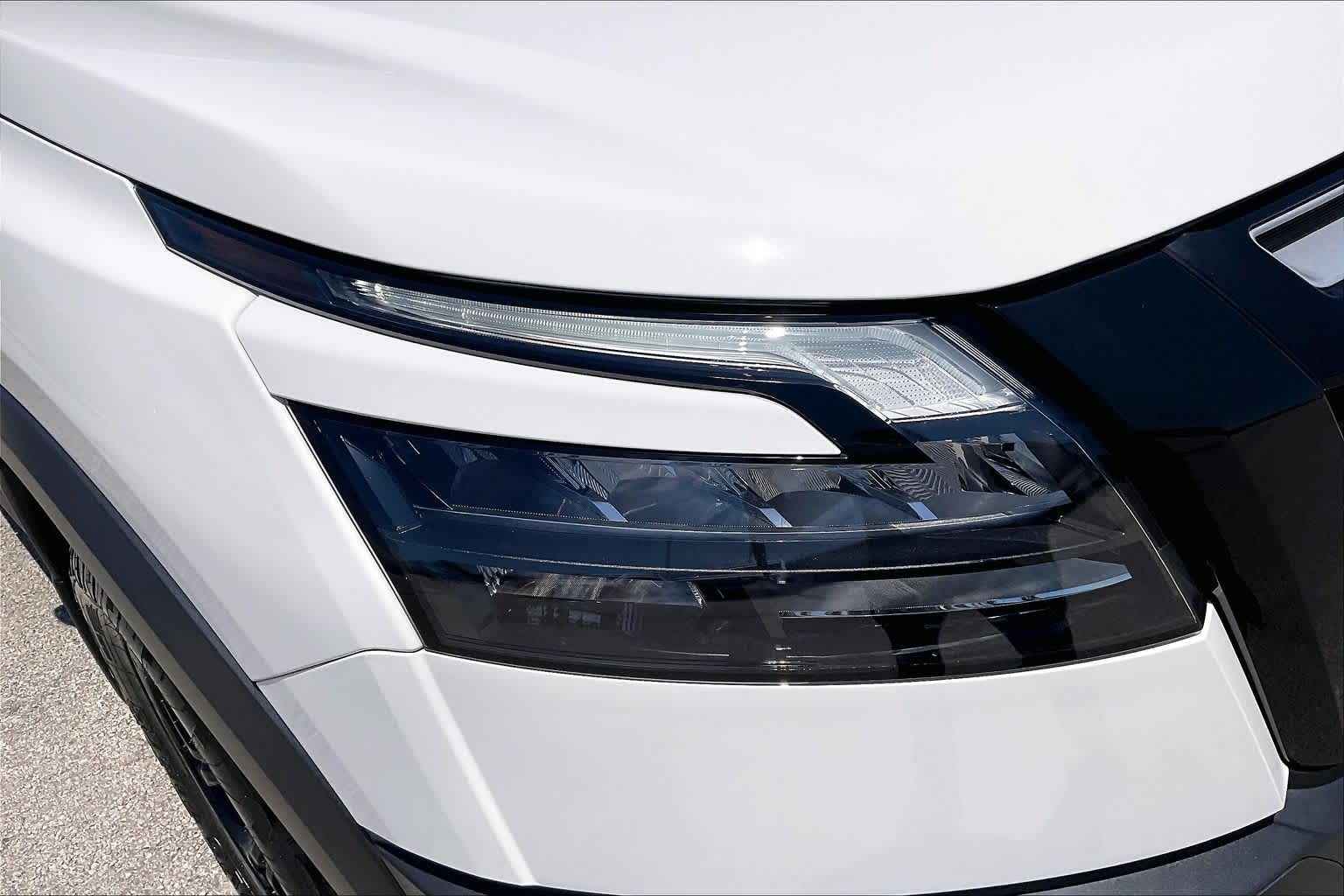 2025 Nissan Pathfinder Rock Creek Glacier White at Sterling McCall Nissan