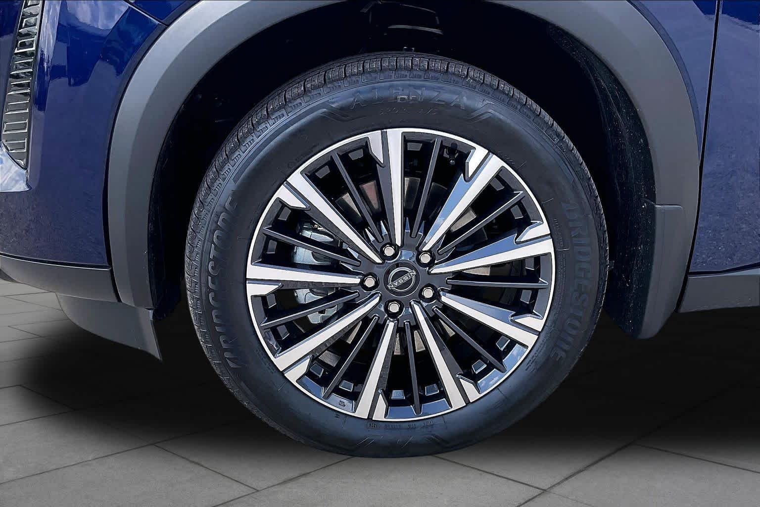 2026 Nissan Pathfinder Platinum Deep Ocean Blue Pearl at Sterling McCall Nissan