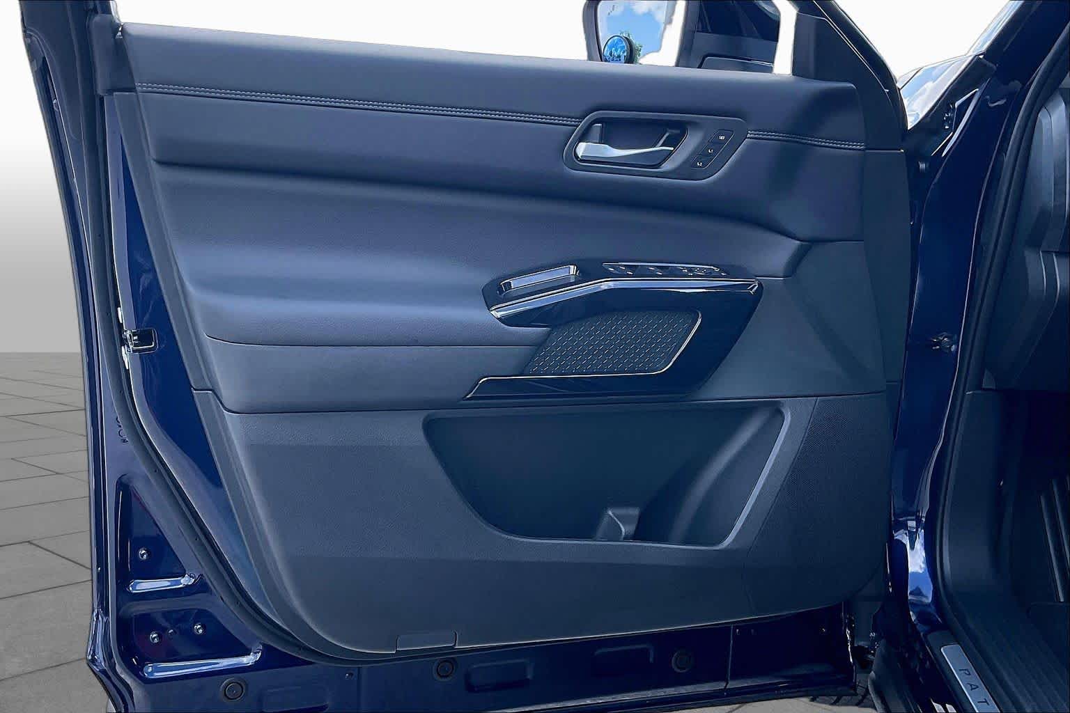 2026 Nissan Pathfinder Platinum Deep Ocean Blue Pearl at Sterling McCall Nissan