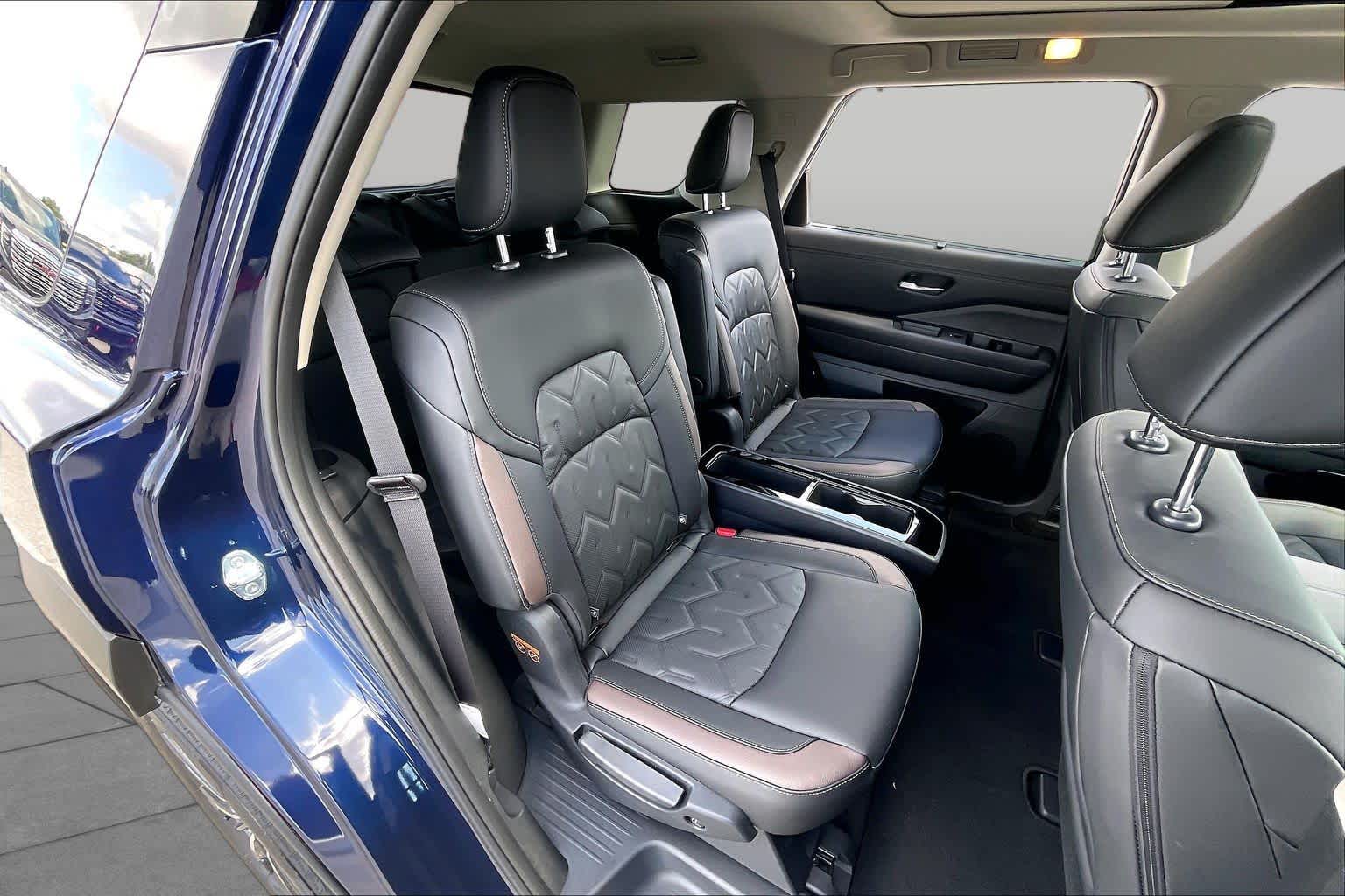 2026 Nissan Pathfinder Platinum Deep Ocean Blue Pearl at Sterling McCall Nissan