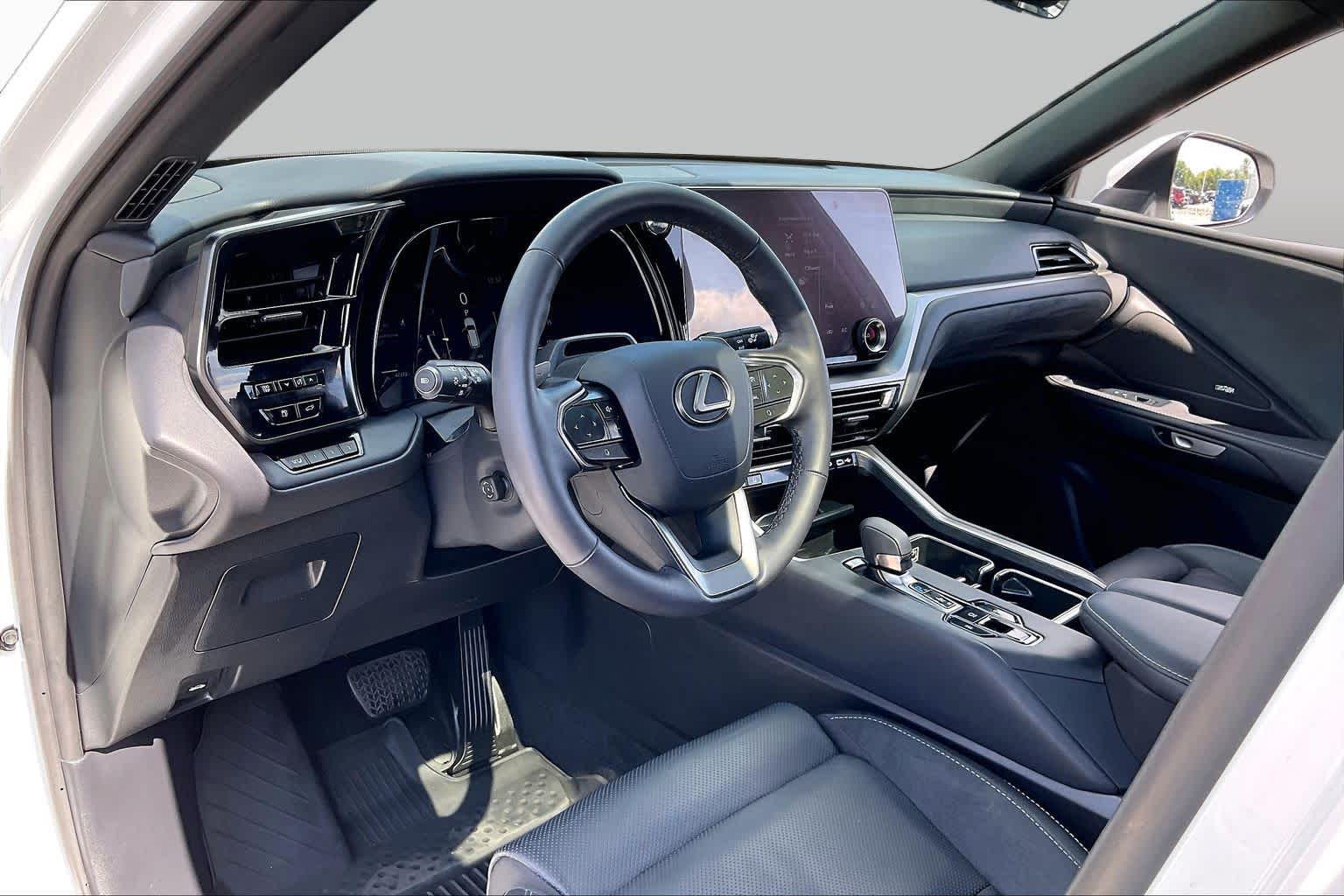 2024 Lexus TX 350 photo 14 of 31