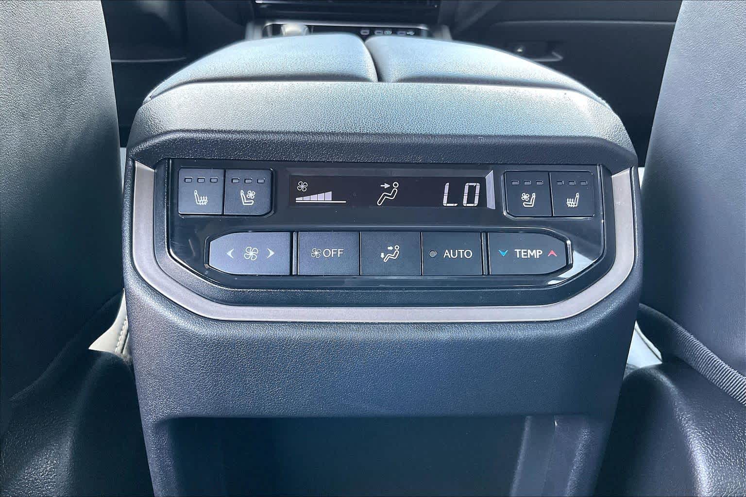 2024 Lexus TX 350 photo 28 of 31