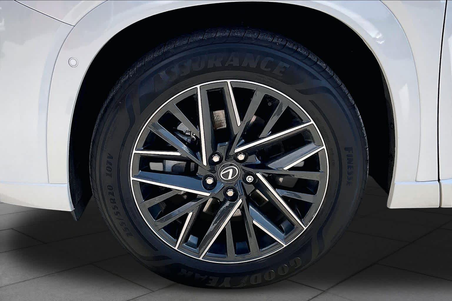 2024 Lexus TX 350 photo 9 of 31