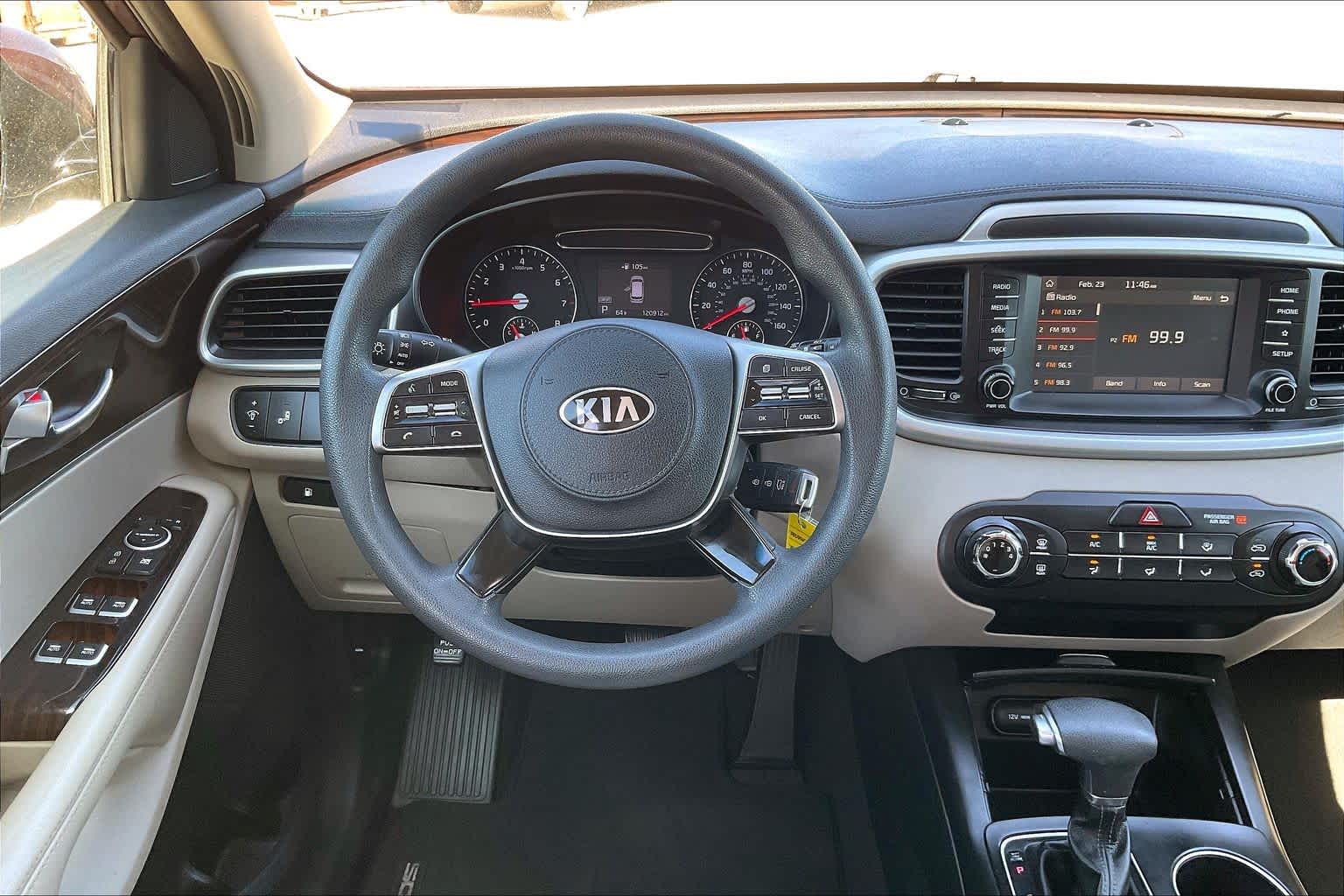 2019 Kia Sorento LX - 5