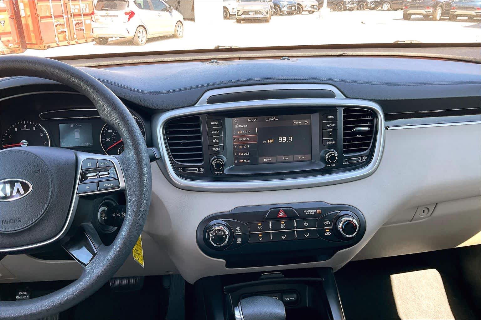 2019 Kia Sorento LX - 6