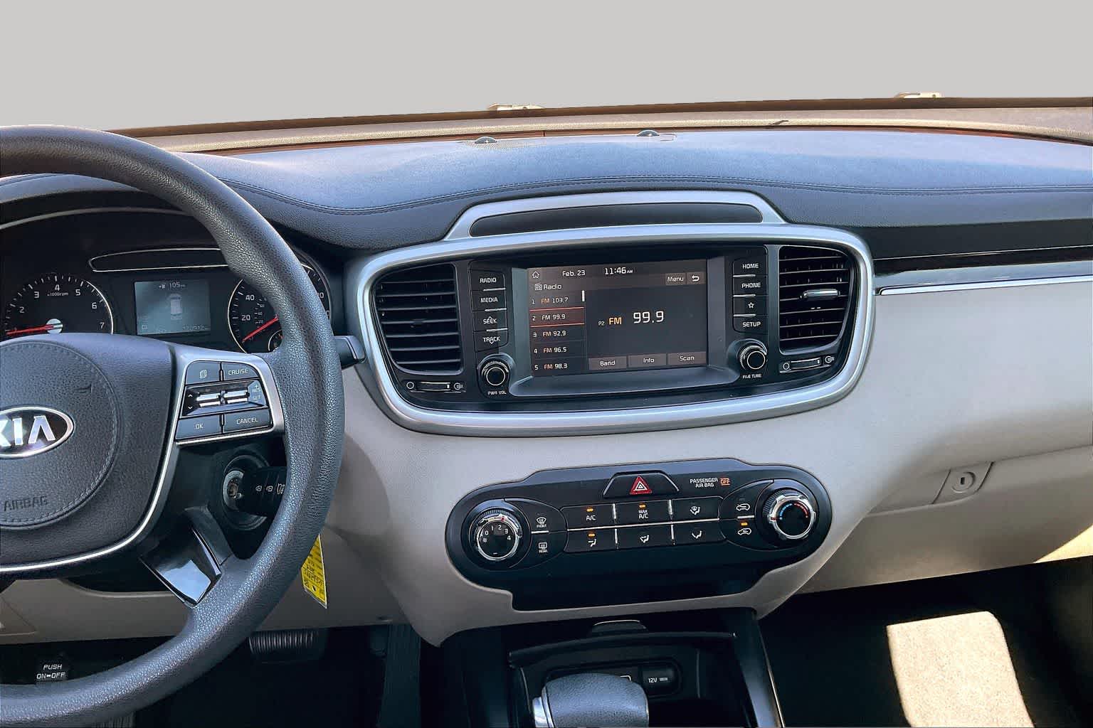2019 Kia Sorento LX - 6