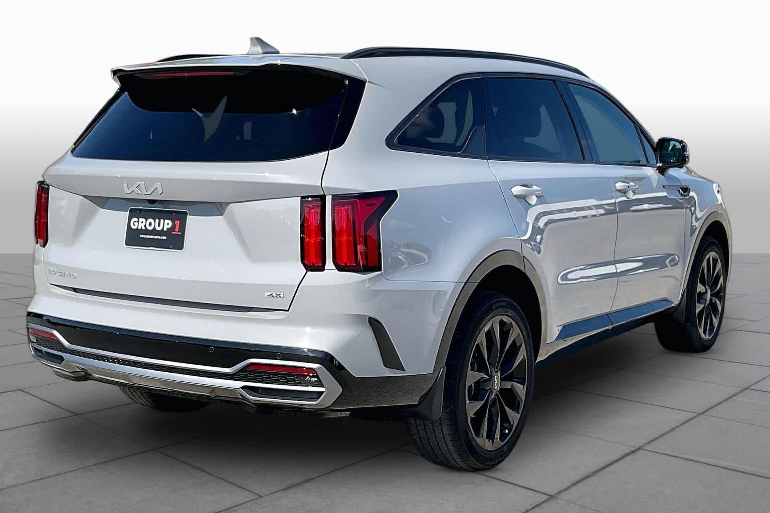 2023 Kia Sorento photo 13 of 32