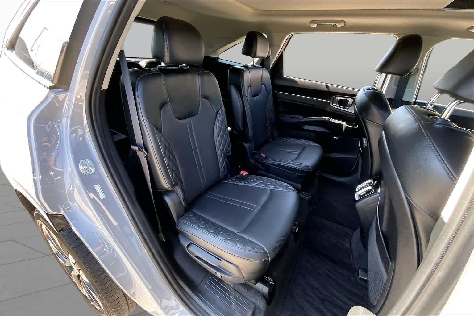 2023 Kia Sorento photo 21 of 32