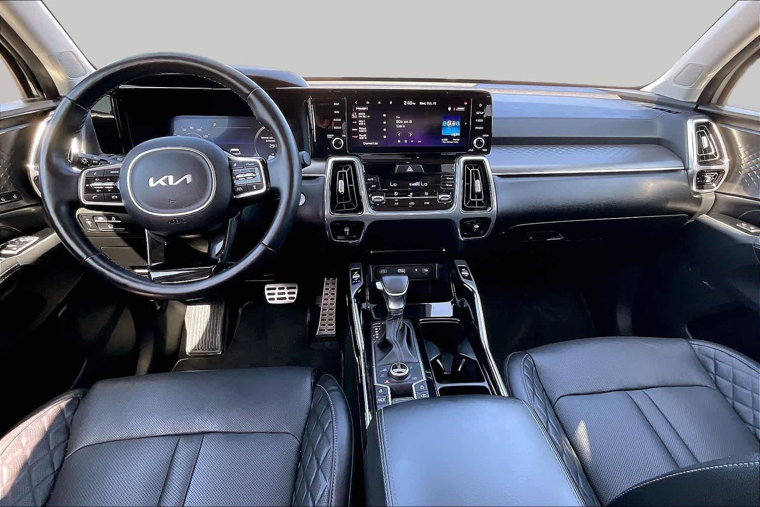 2023 Kia Sorento photo 16 of 32