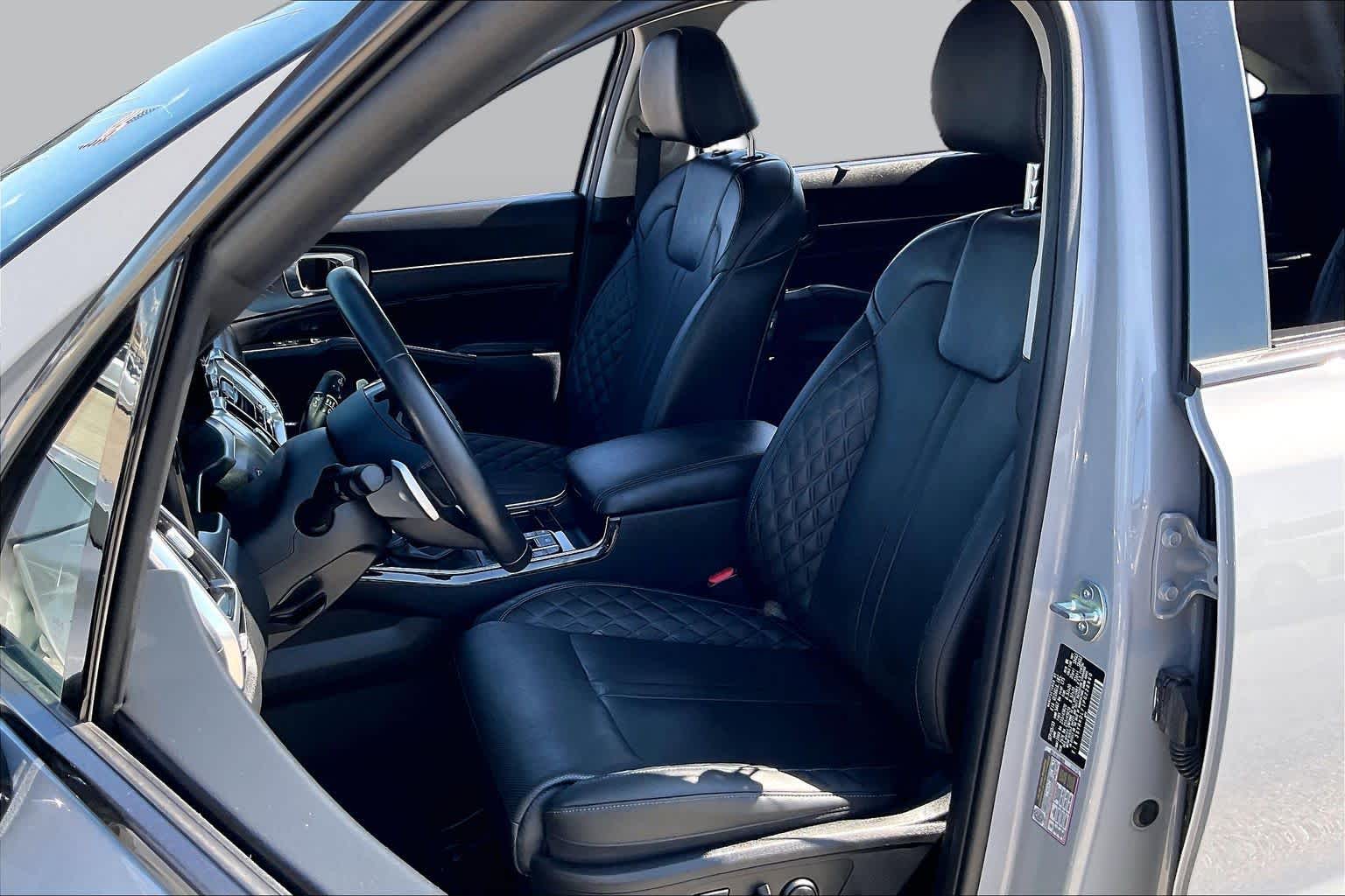 2023 Kia Sorento photo 8 of 32