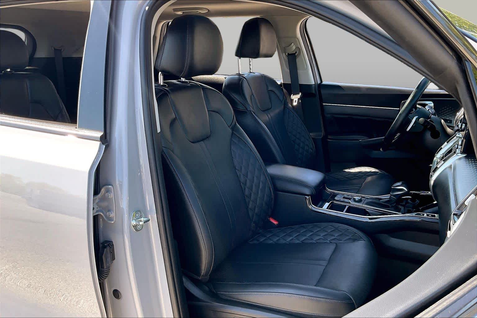 2023 Kia Sorento photo 9 of 32