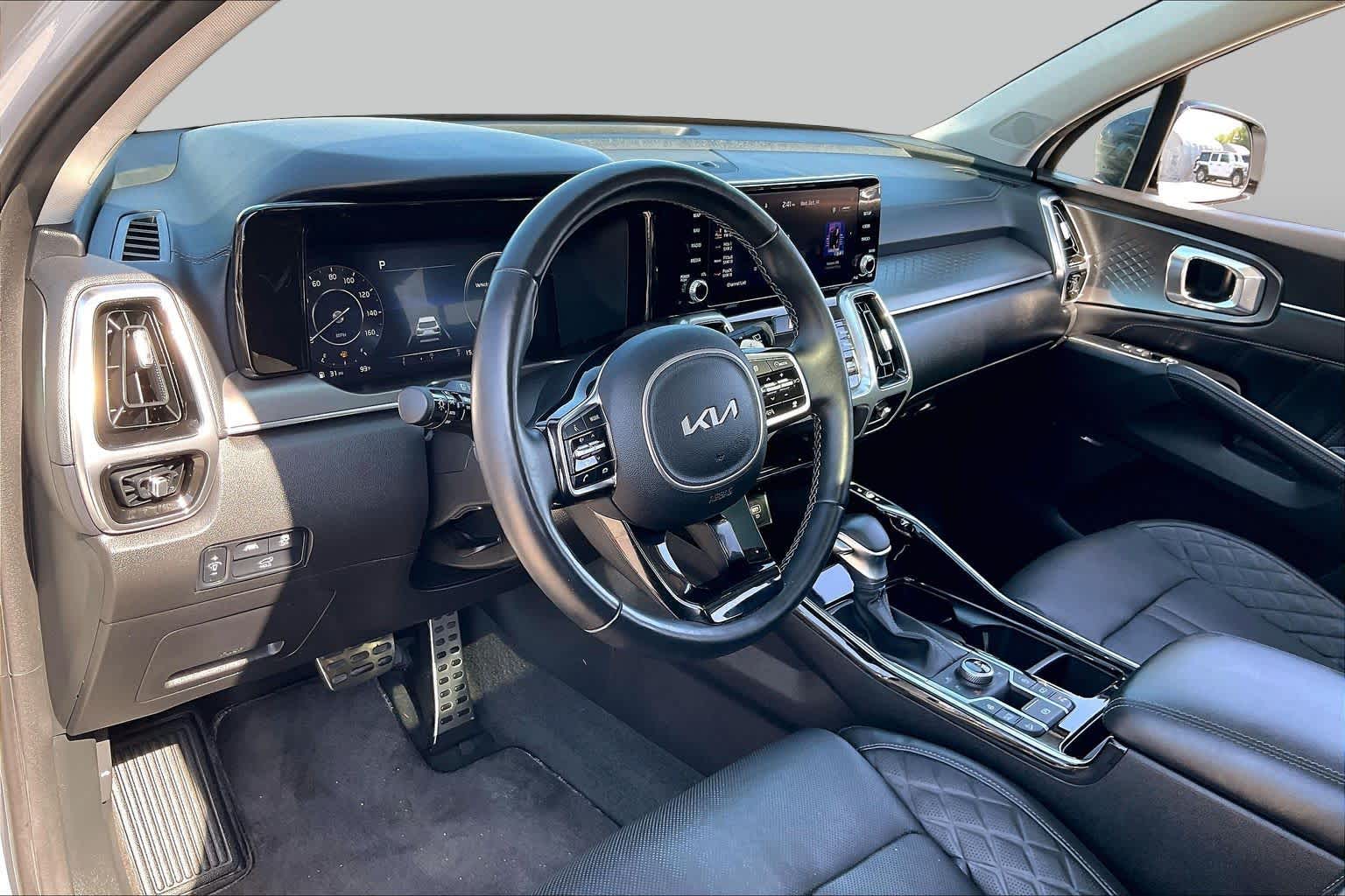 2023 Kia Sorento photo 18 of 32