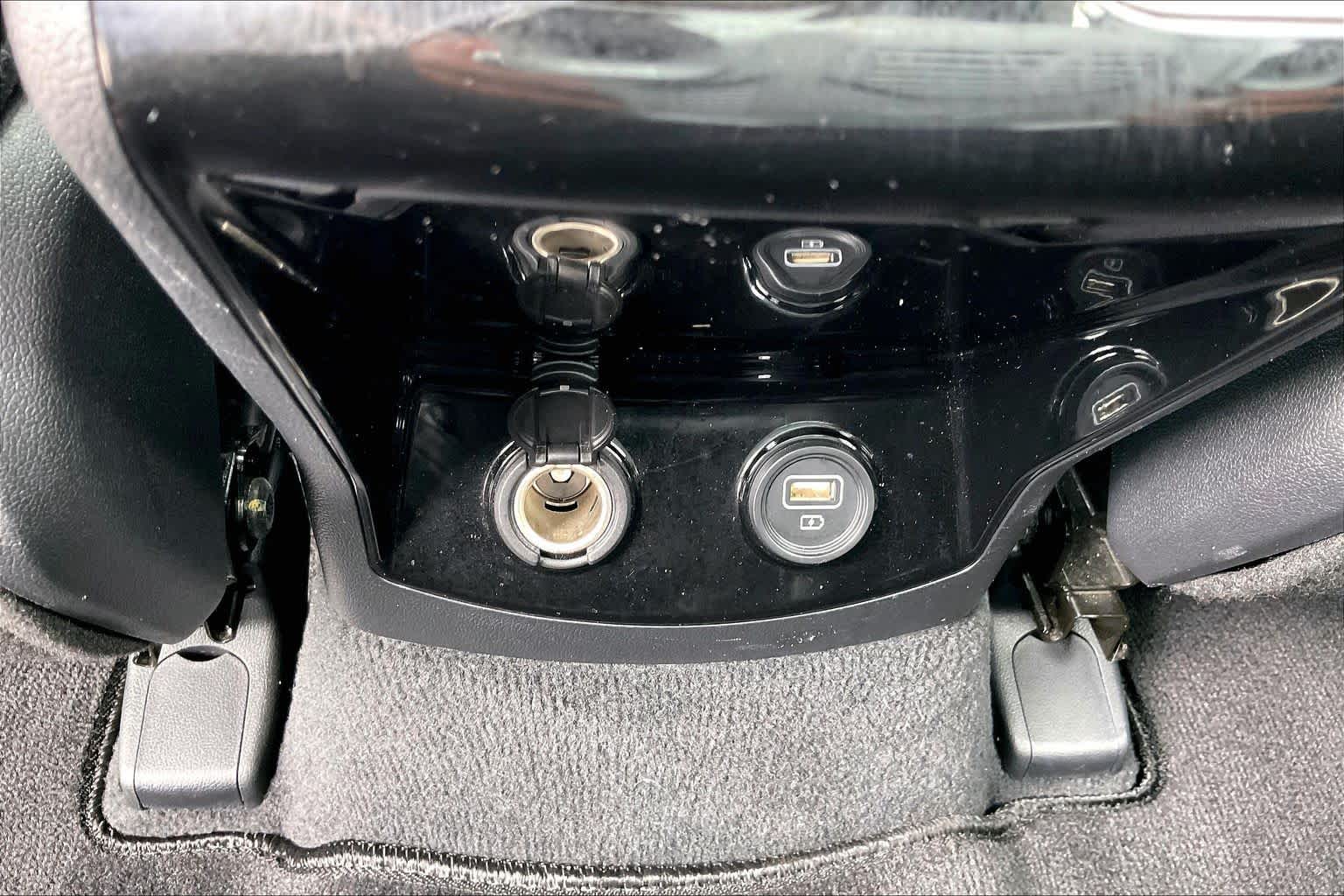 2022 Kia Sorento photo 32 of 35