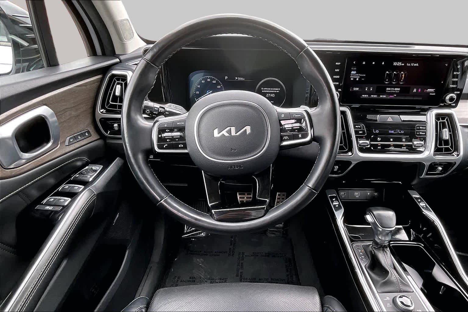 2022 Kia Sorento photo 6 of 35