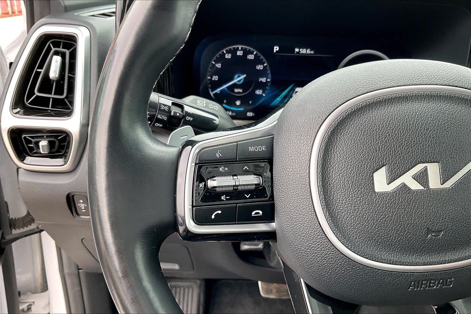 2022 Kia Sorento photo 24 of 35