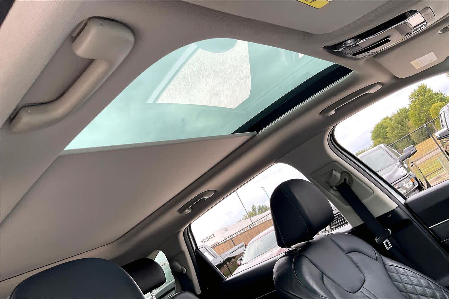 2022 Kia Sorento photo 14 of 35