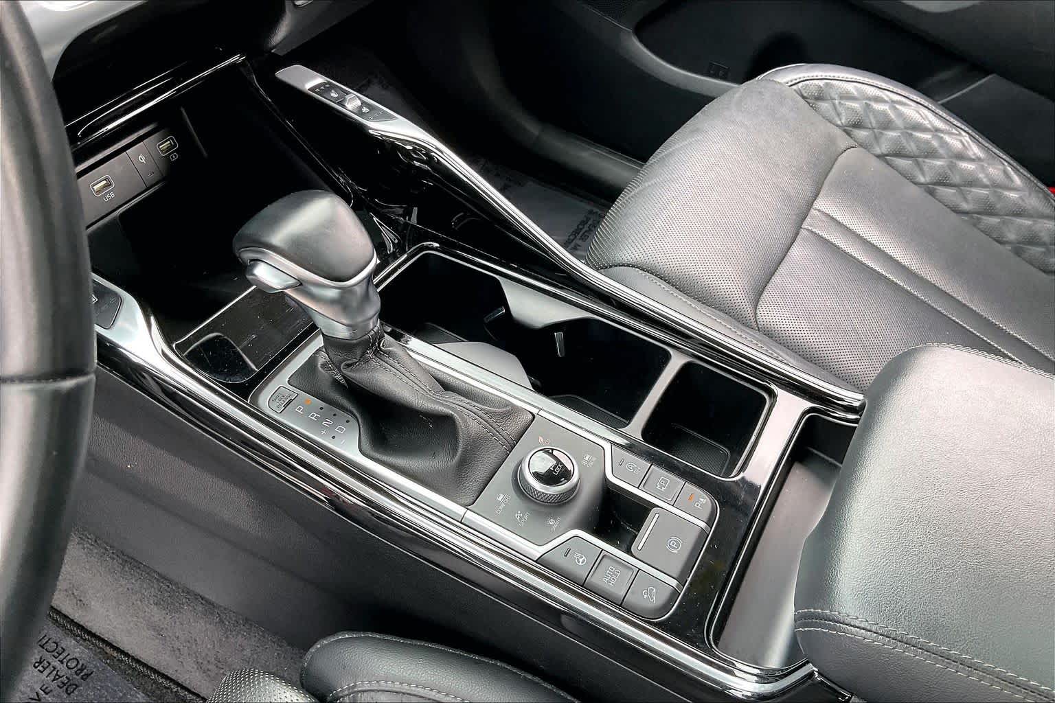 2022 Kia Sorento photo 17 of 35