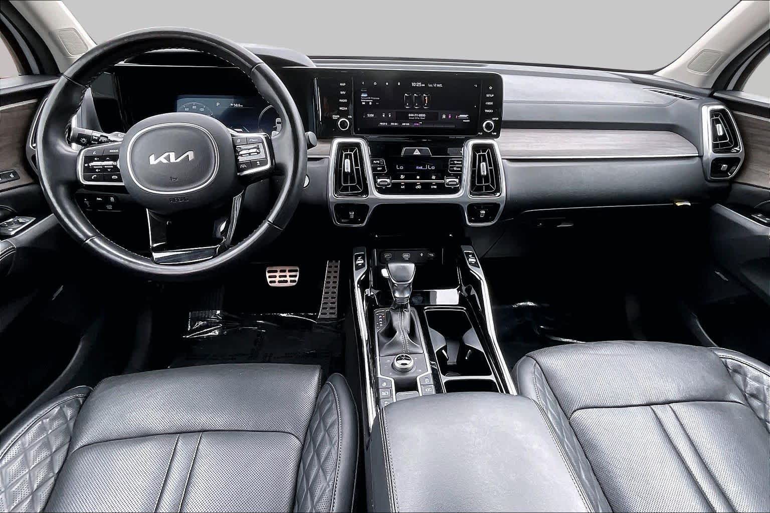 2022 Kia Sorento photo 16 of 35