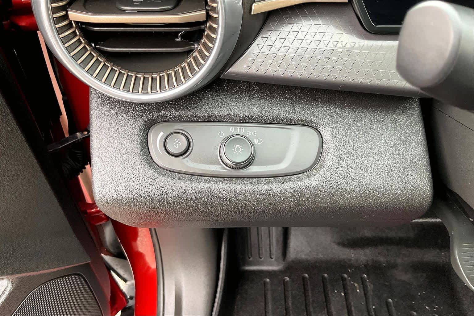 2024 Chevrolet Trax photo 15 of 35