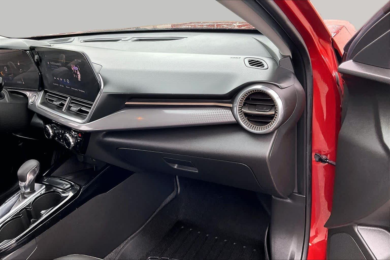 2024 Chevrolet Trax photo 19 of 35