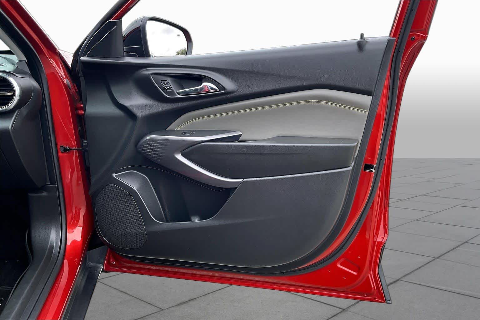 2024 Chevrolet Trax photo 23 of 35