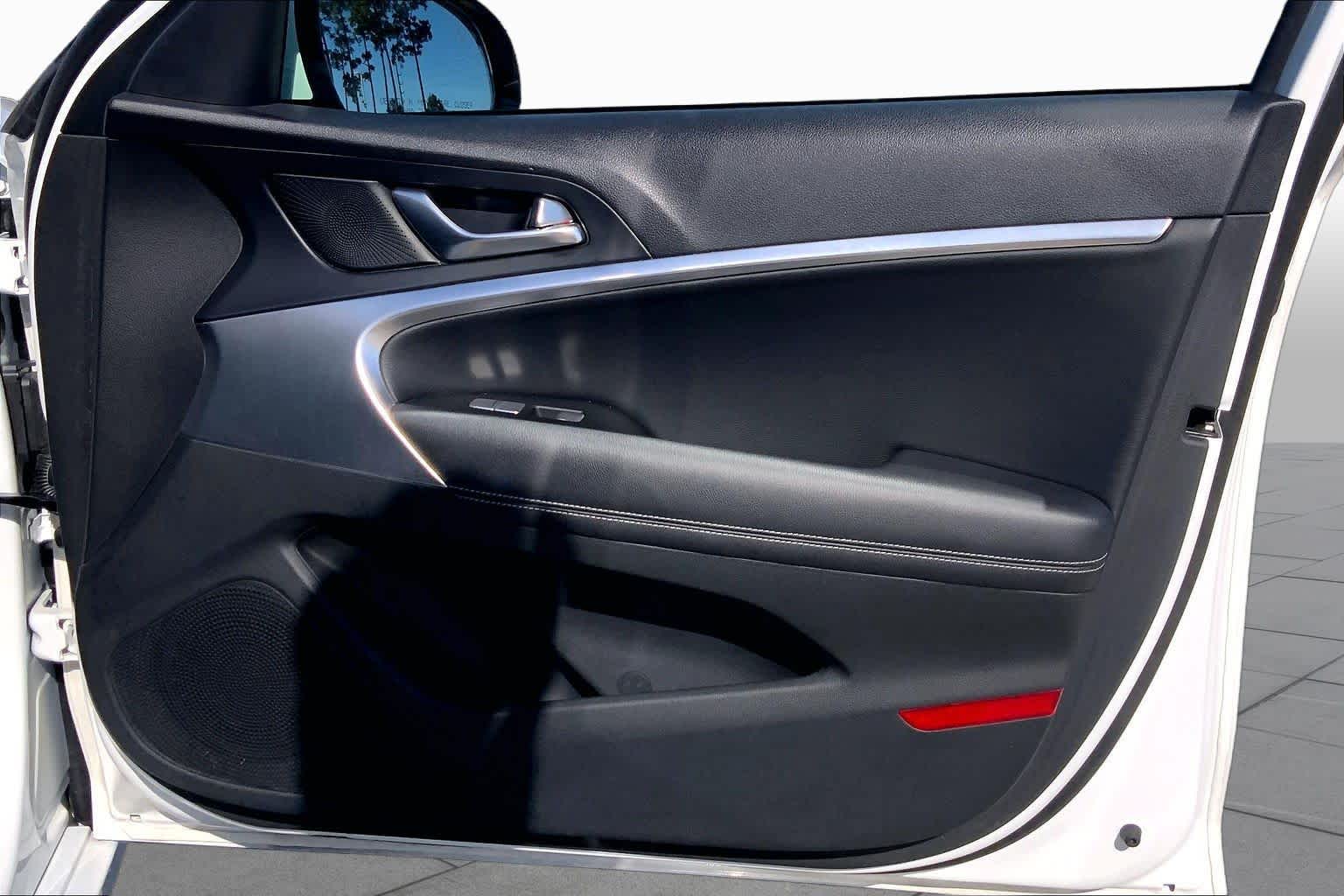 2025 Genesis G70 photo 22 of 31