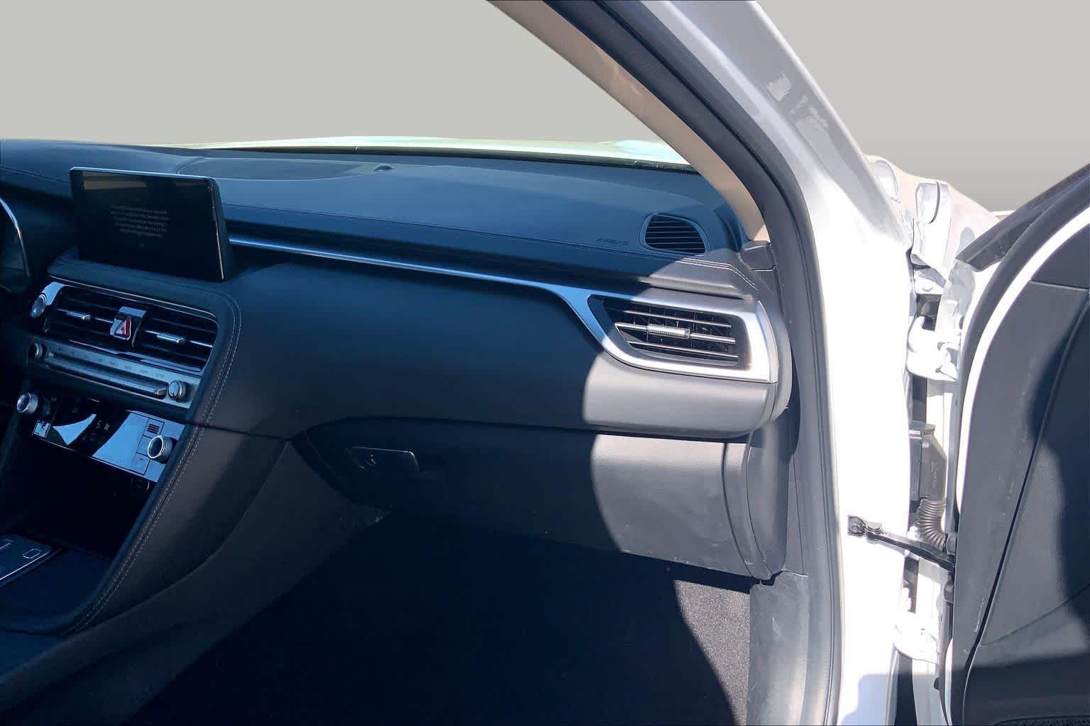 2025 Genesis G70 photo 18 of 31