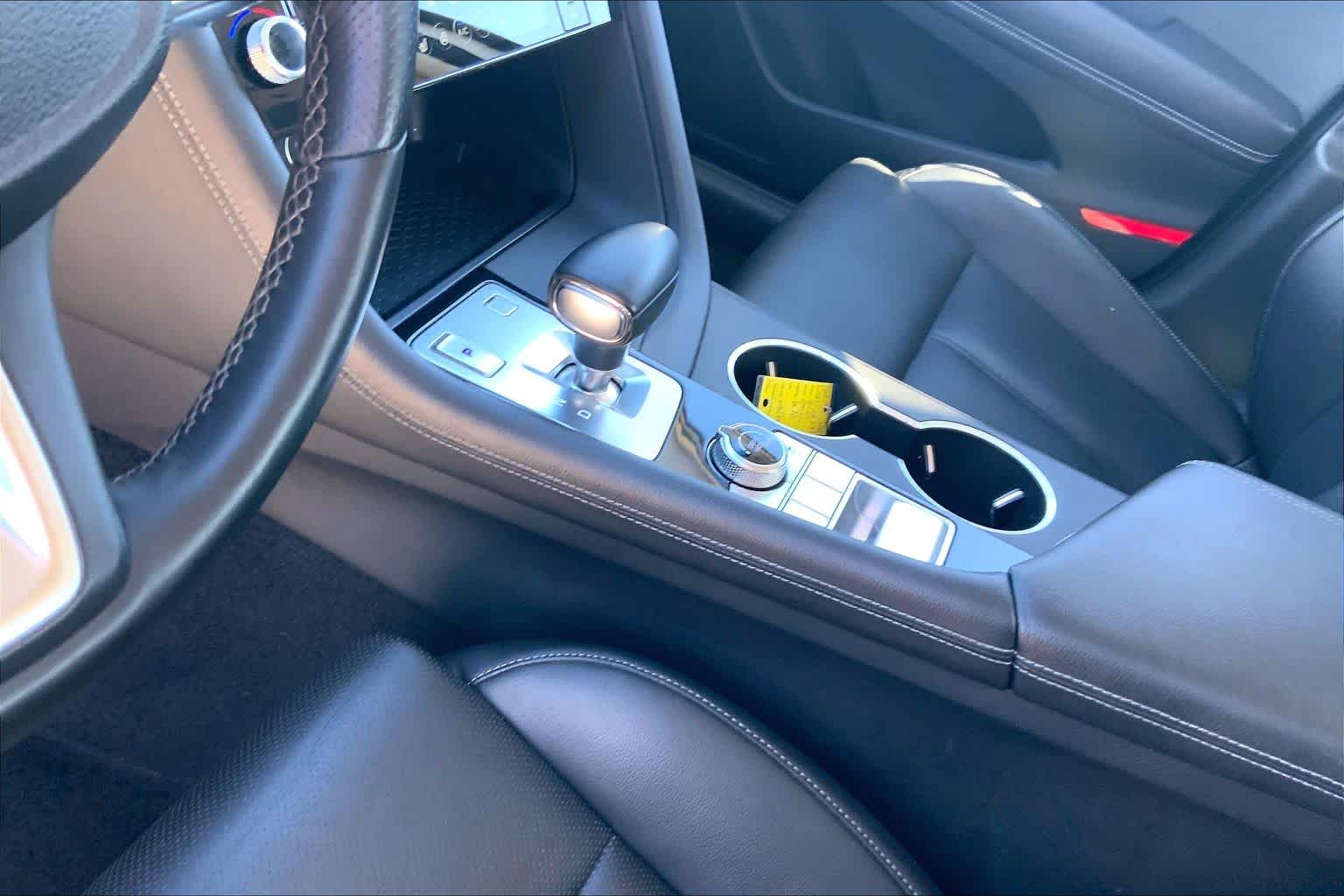 2025 Genesis G70 photo 16 of 31