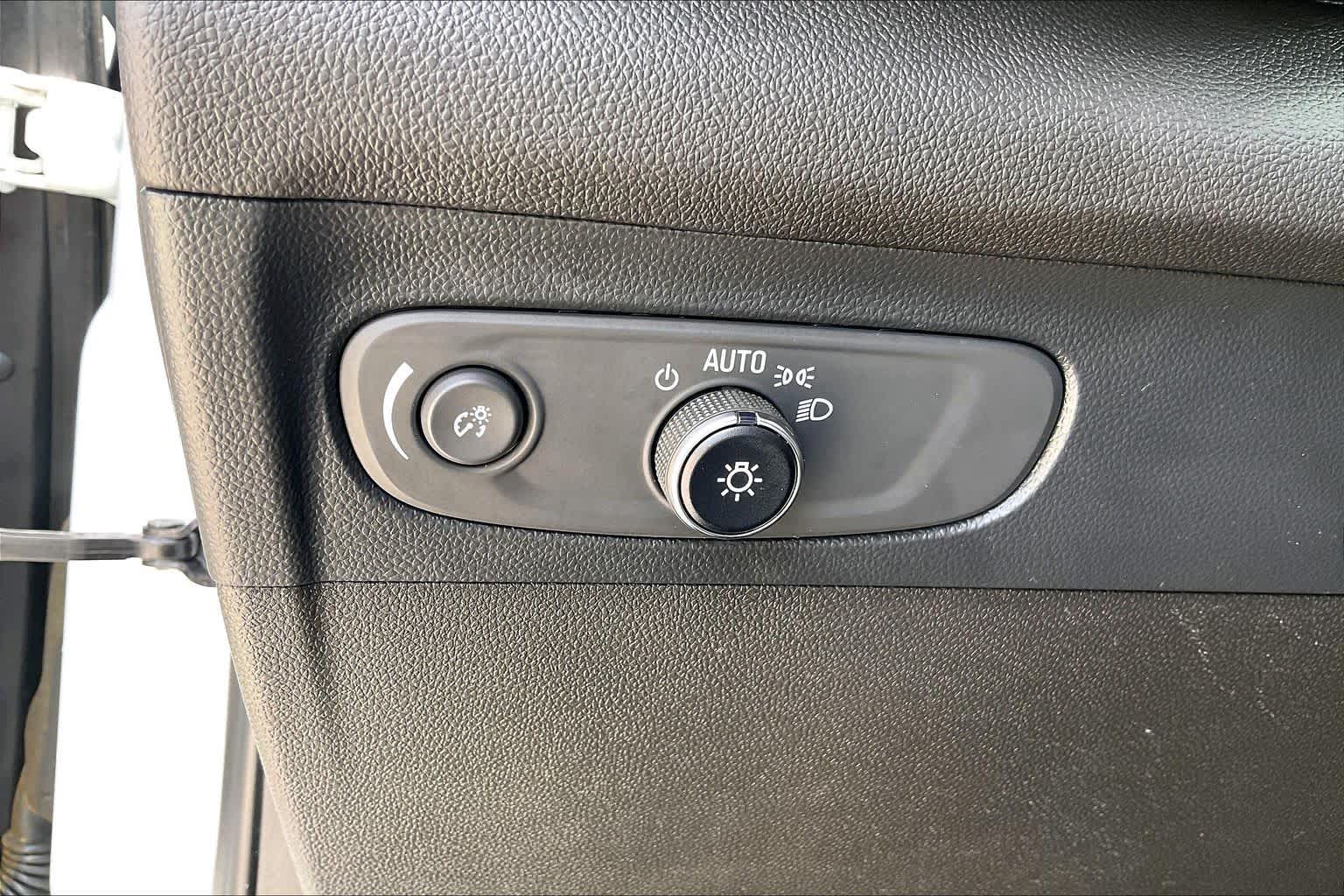 2022 Buick Envision Preferred Summit White at Ron Craft Chevrolet Cadillac