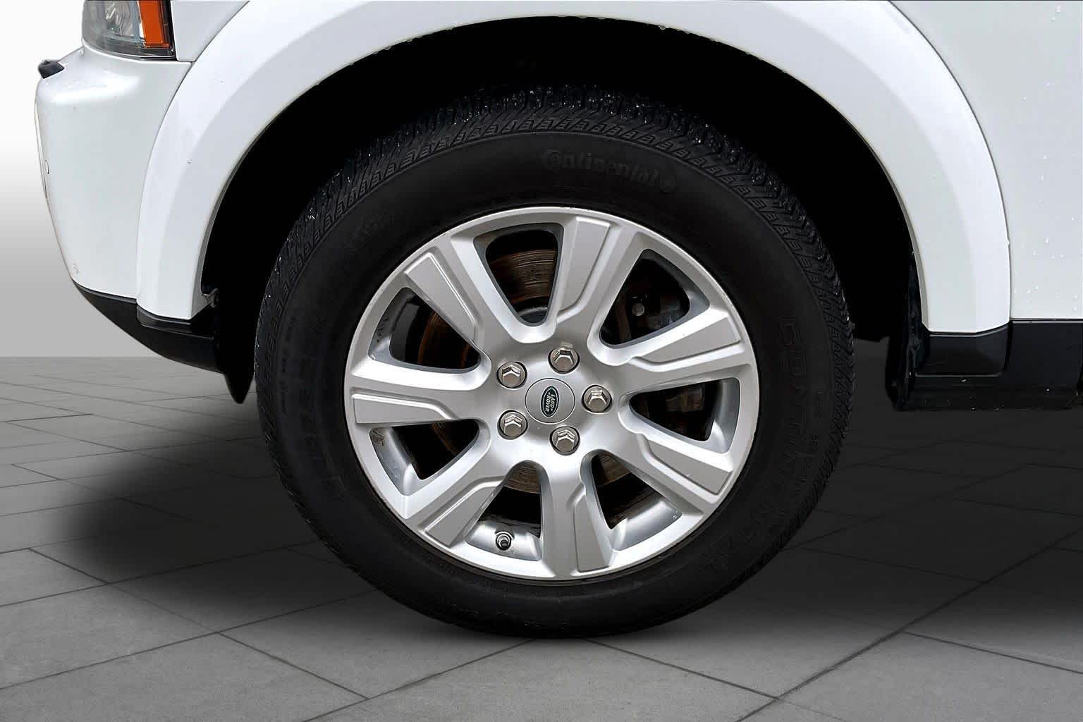 2013 Land Rover LR4 LUX Fuji White at Mac Haik Ford
