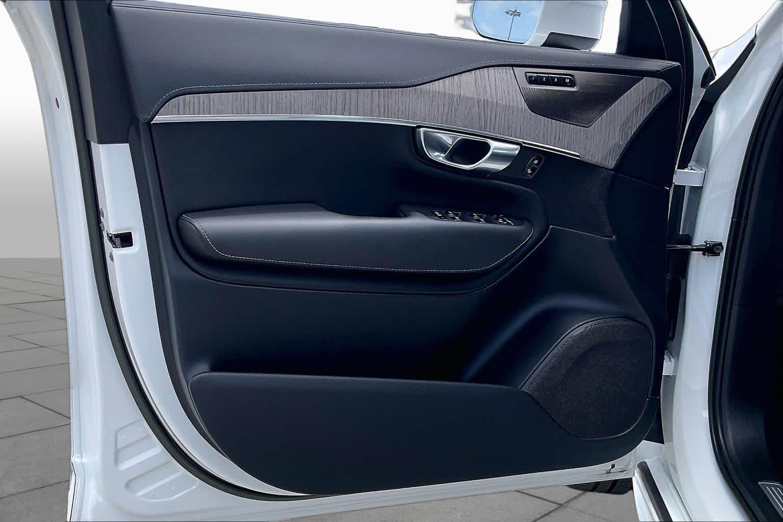 2022 Volvo XC90 Inscription Crystal White Metallic at HGreg Houston