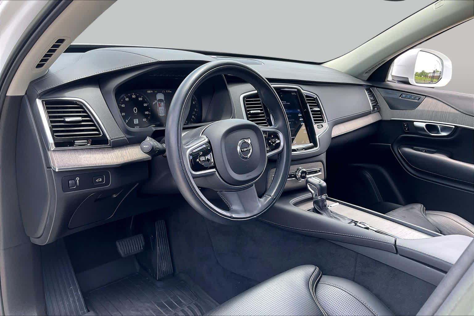 2022 Volvo XC90 Inscription Crystal White Metallic at HGreg Houston