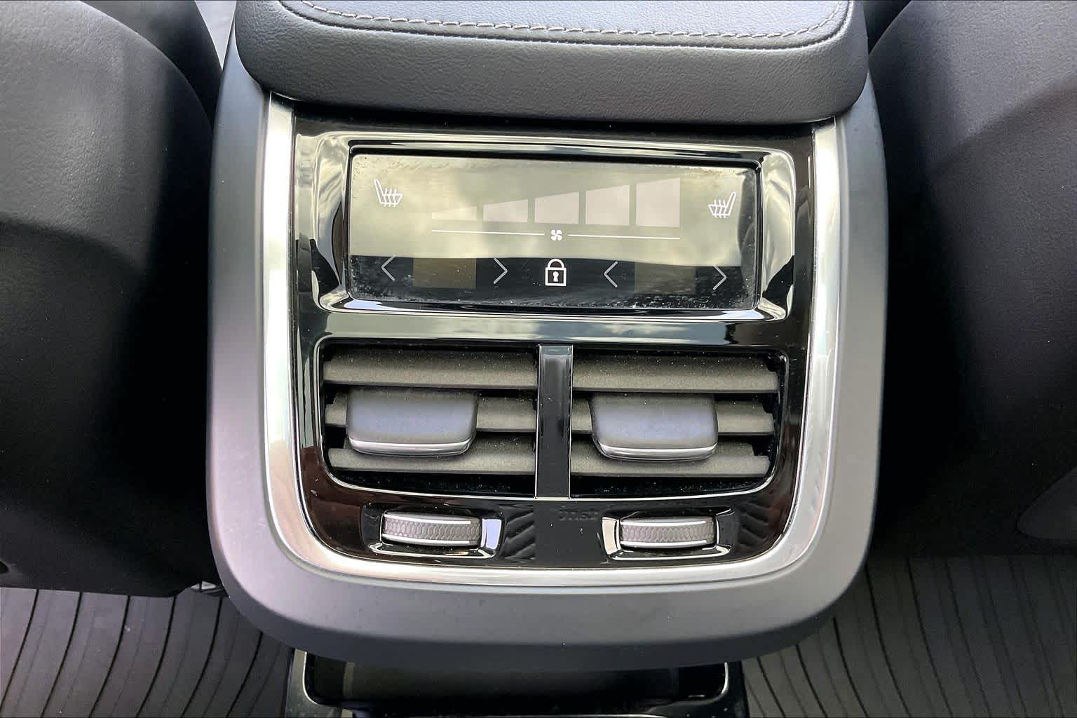 2022 Volvo XC90 Inscription Crystal White Metallic at HGreg Houston