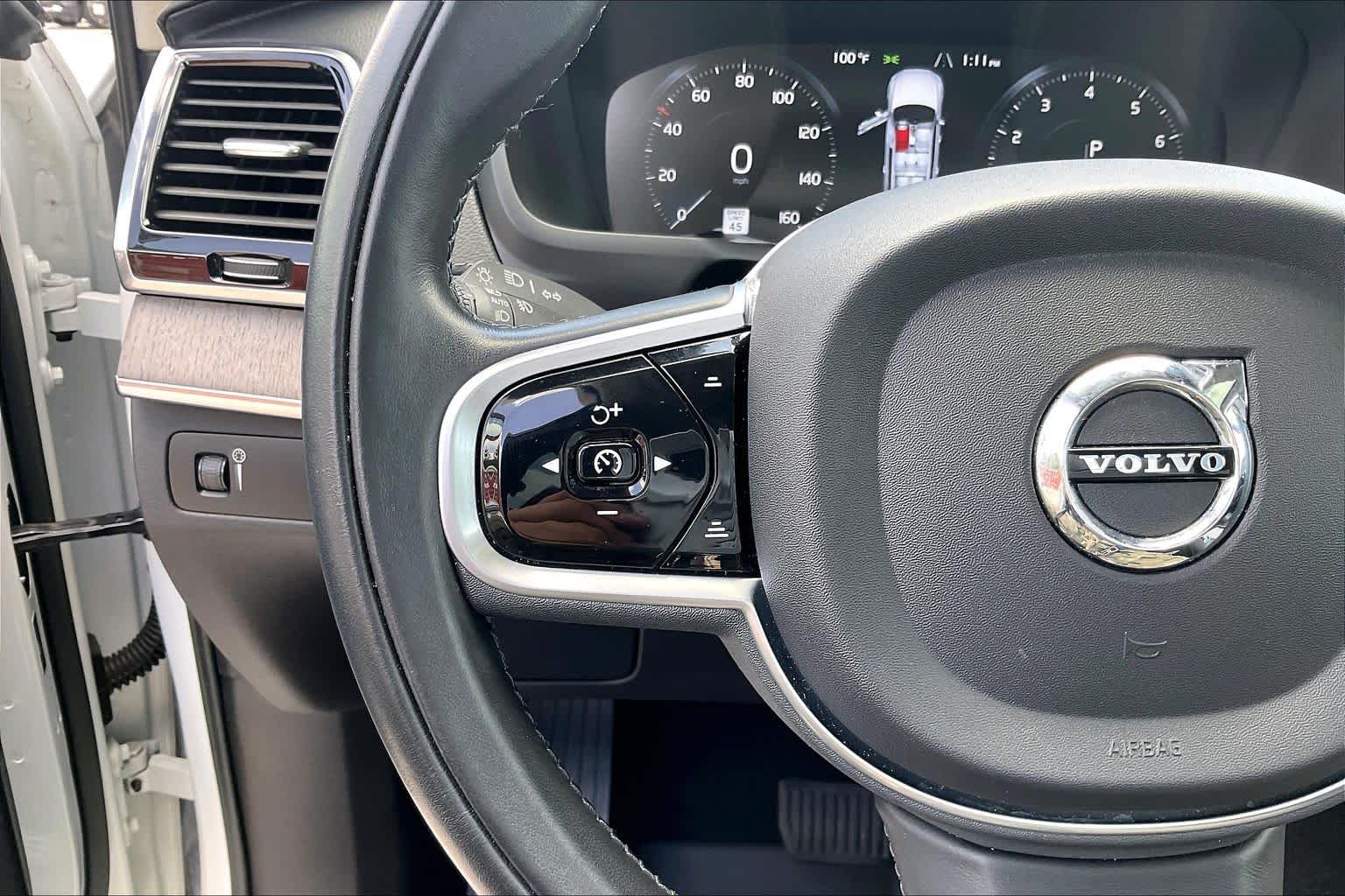 2022 Volvo XC90 Inscription Crystal White Metallic at HGreg Houston